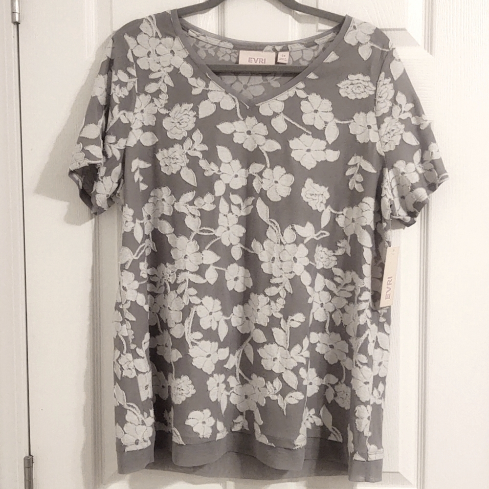 Evri 0x Grey Floral Applique Blouse NWT